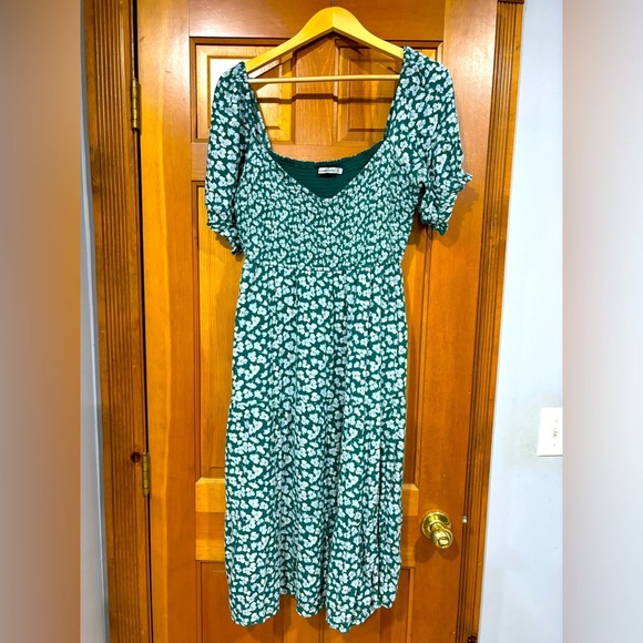 Abercrombie & Fitch Green Flutter Sleeve Midi Sundress - Picture 2 of 4